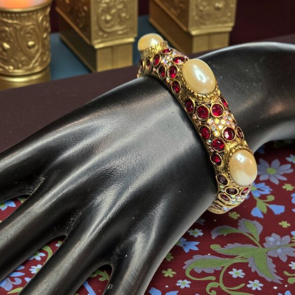 SPHINX Vintage 80's Royal Chunky Ruby AB Crystal Pearl Clamper Bracelet - Picture 6 of 6